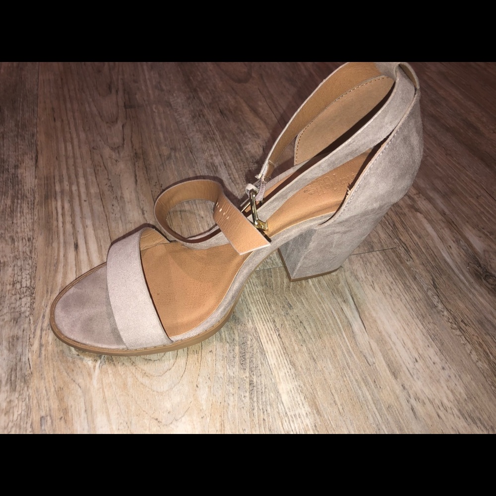 Chic Gray wedges